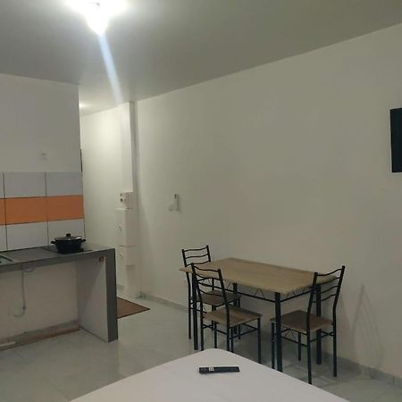 St-Laurent Centre - Baka Lycee Confort T1 马罗尼河畔圣洛朗 外观 照片